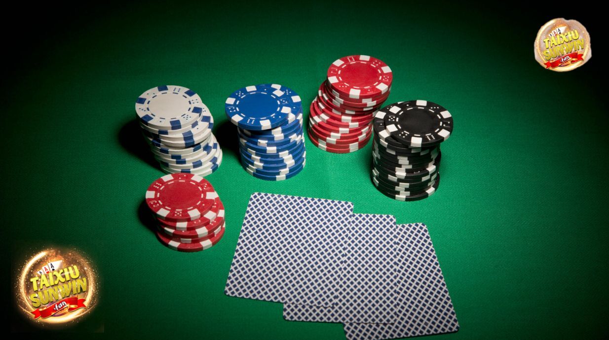 Luật chơi trong 4 vòng cược Poker
